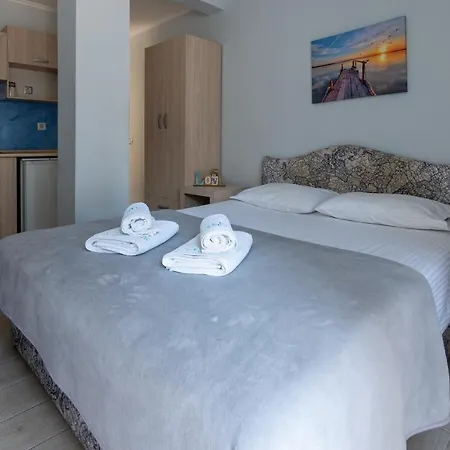 Athena's Apartman Políhrono