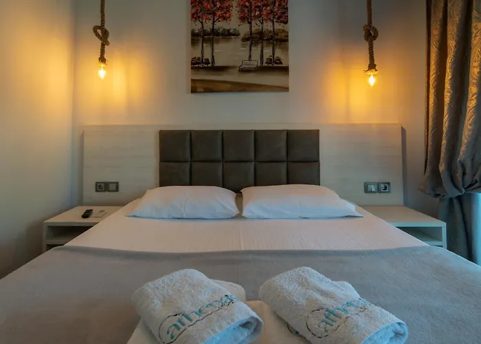 Athena's * Polychrono