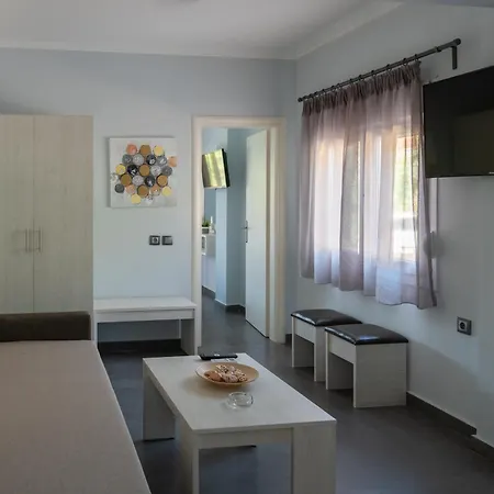 Athena's * Polychrono