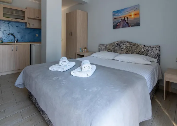 Athena's Appartement Polychrono